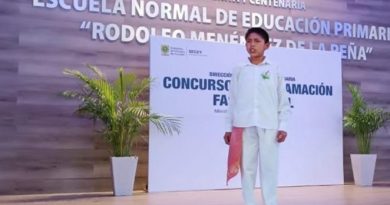 Estudiante de Telesecundaria de Yaxcabá ganó concurso de declamación