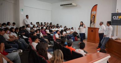 Vida Gómez propone un programa de becas para egresados en la búsqueda de empleo