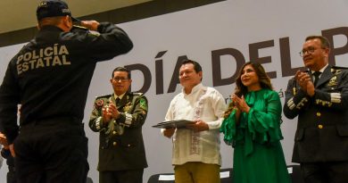 Yucatán reconoce a policías de la SSP por años de servicio y méritos