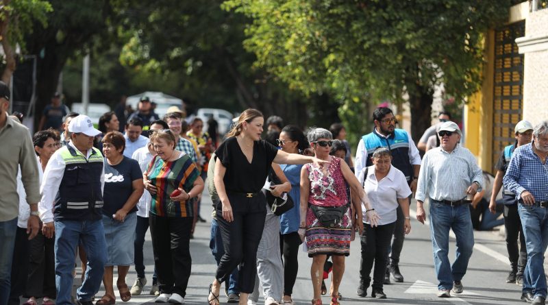 Cecilia Patrón entregó obras de repavimentación y drenaje en Bosques del Poniente
