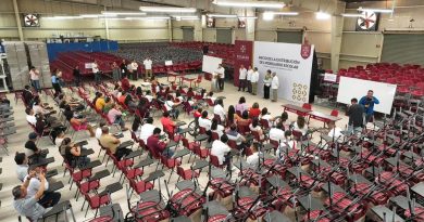 Intérpretes mayas acompañan distribución de mobiliario en 156 escuelas de Yucatán