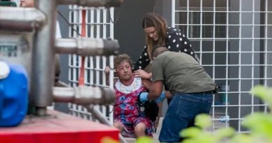 Cecilia Patrón acudió a incendio en la Unidad Morelos y coordinó apoyos