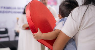 DIF Yucatán formaliza adopción de tres menores