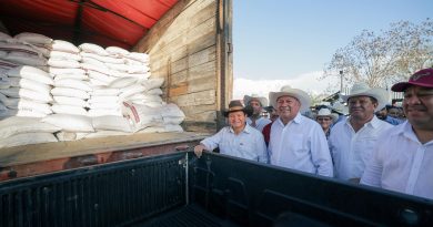 Entregan apoyos por sequía y rehabilitan posta ganadera en Panabá