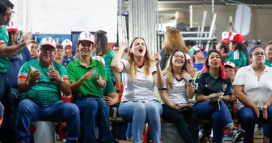 Cecilia Patrón disfruta del debut de la Selección Mexicana junto a trabajadores municipales