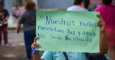 Diez días sin luz ni agua en escuela de Mérida; protestan y exigen solución urgente