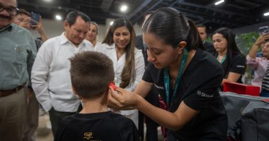 El bienestar es autonomía: Renacimiento Maya entrega apoyos auditivos