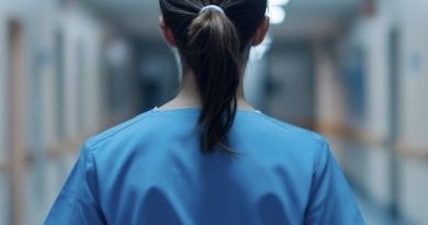 Tras denuncia de acoso, refuerzan protección a pasante de medicina en Santa Elena