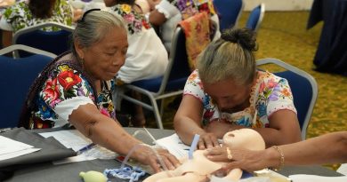 Capacitan a 40 parteras mayahablantes en atención a recién nacidos
