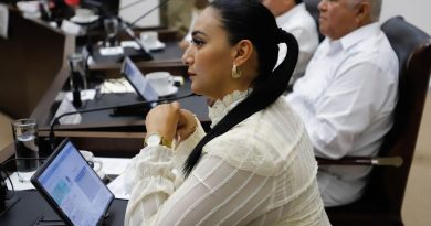 Regresó Estefanía Baeza a seguir cobrando y hay dos nuevas diputadas