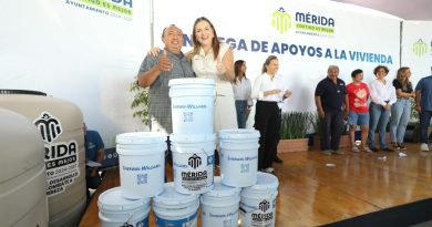 Entrega Cecilia Patrón 323 apoyos subsidiados para mejorar viviendas en Mérida